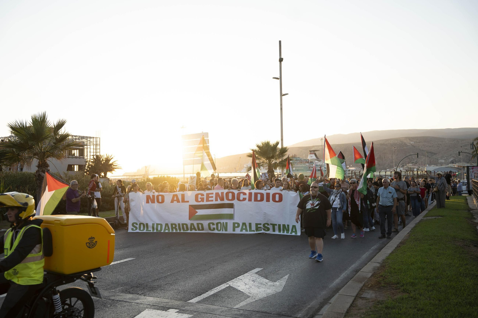 Manifestación convocada por la Plataforma Almería por Palestina