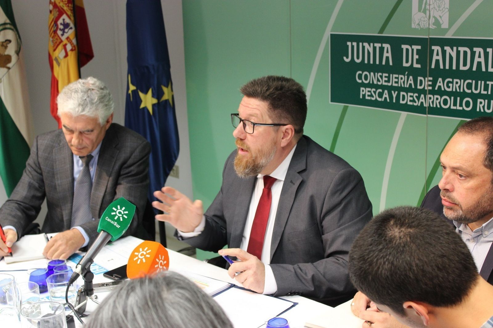 El consejero de Agricultura, Rodrigo Sánchez Haro, ayer, en rueda de pensa.