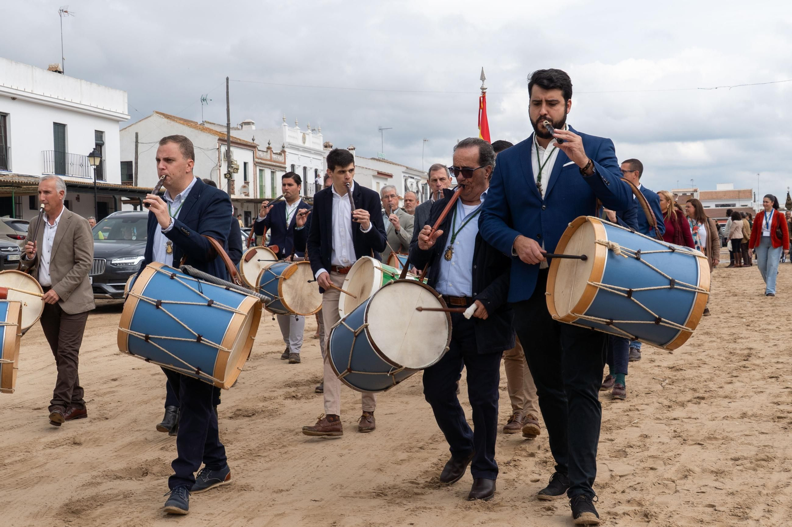 Imágenes de la peregrinación de la hermandad de Huelva al rocío en 2025