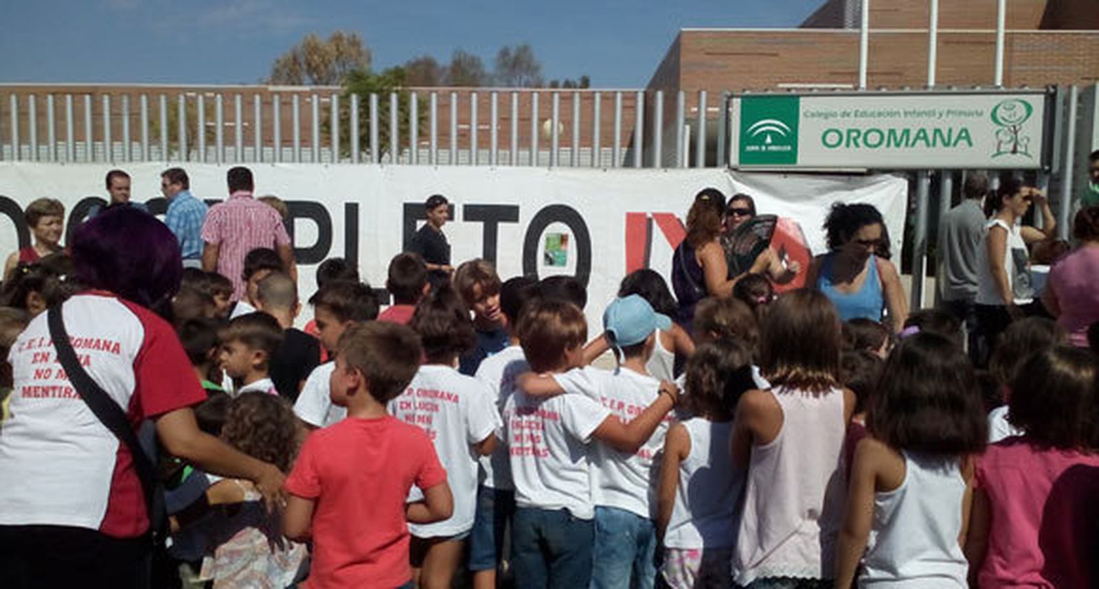 Un colegio de Alcalá y otro de Alanís se quedan sin clases