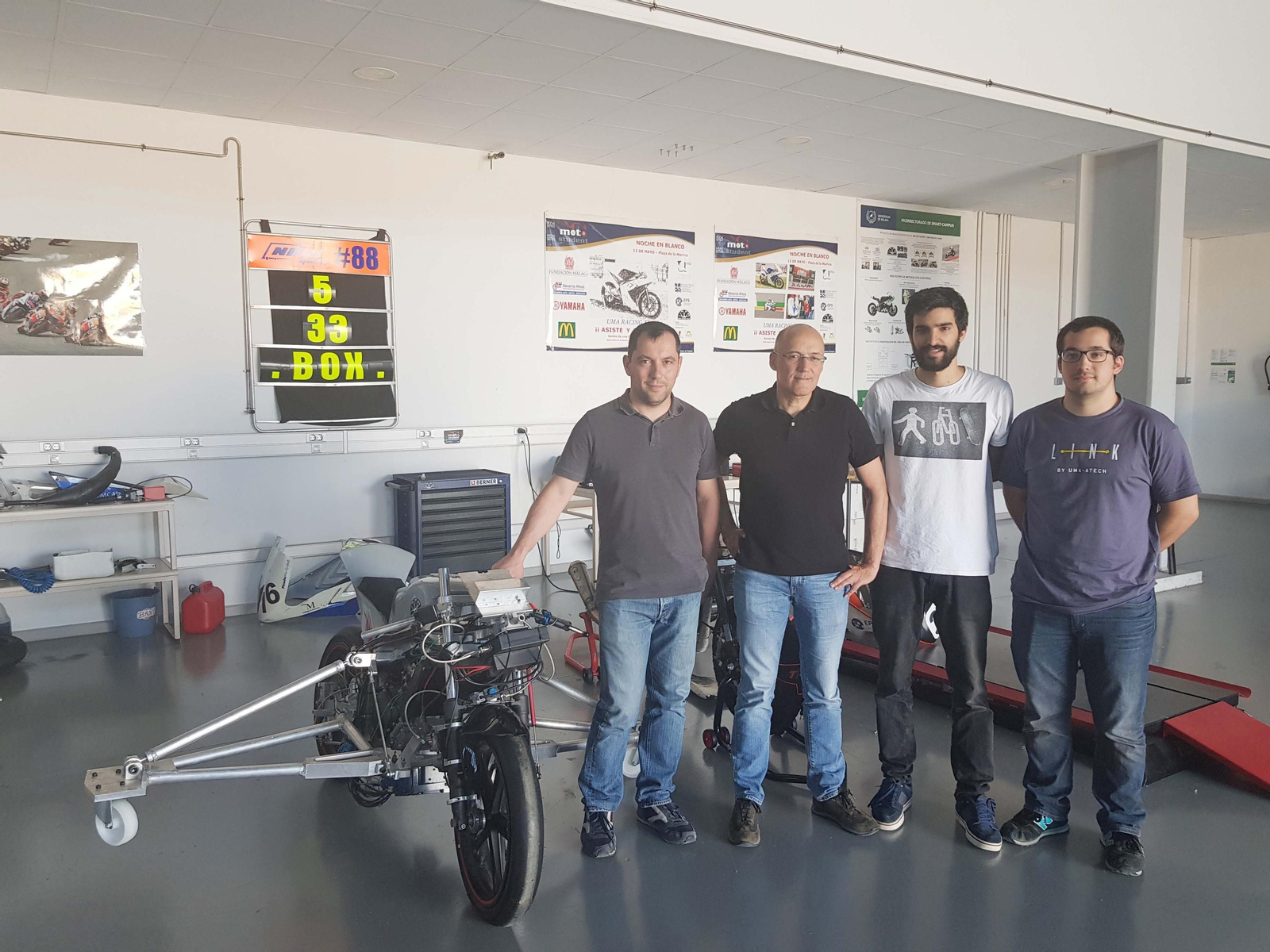 Equipo de Ingeniería Mecánica de Málaga, responsables del modelo.