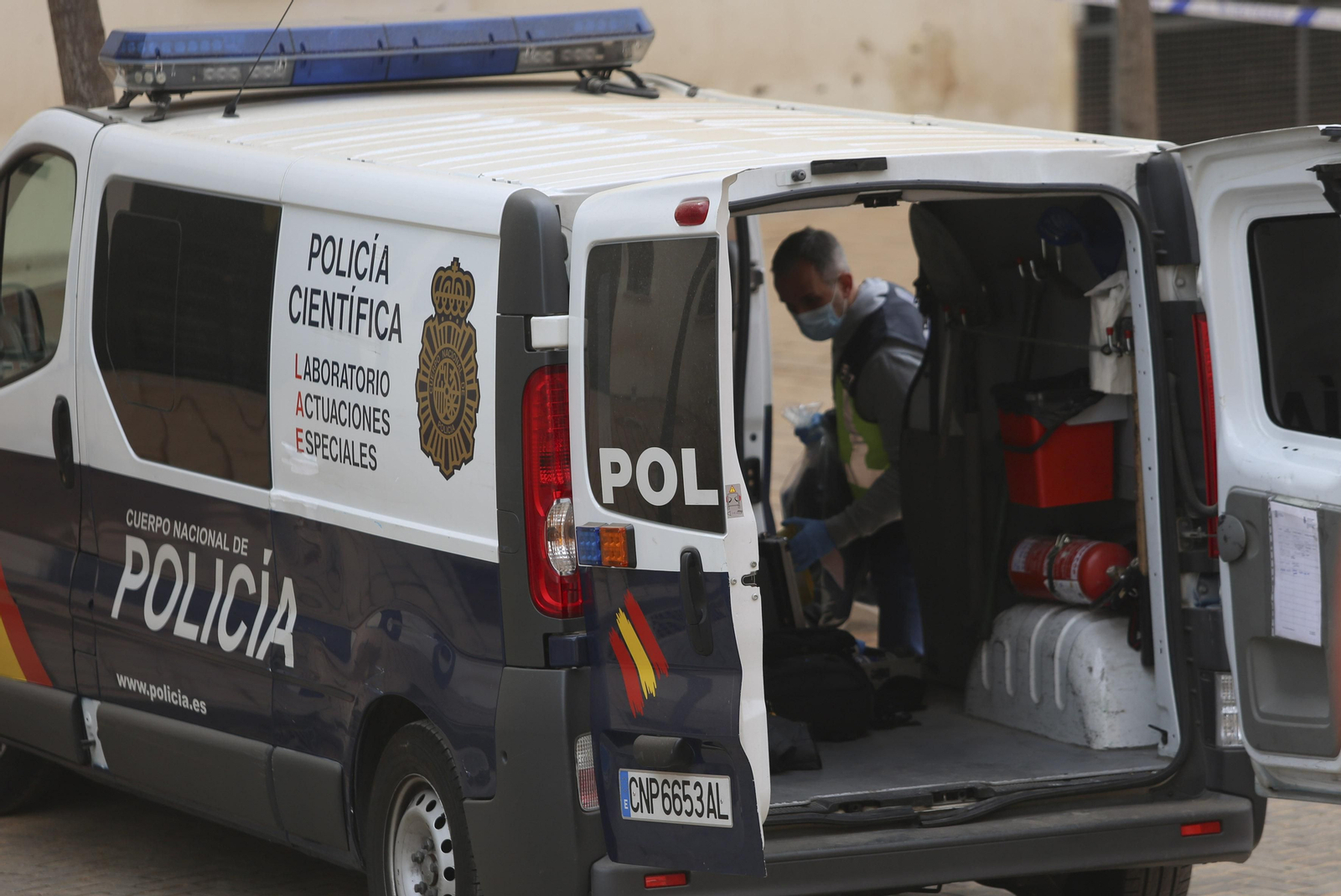 El furgón de la Policía Científica, en una imagen reciente.