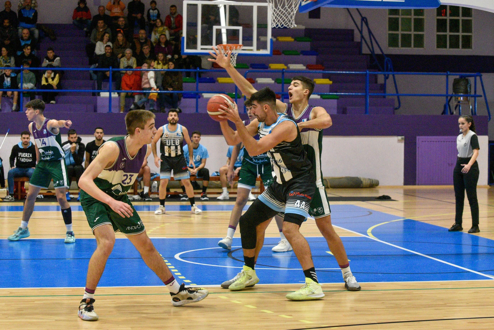 El Unicaja de EBA gana en la línea