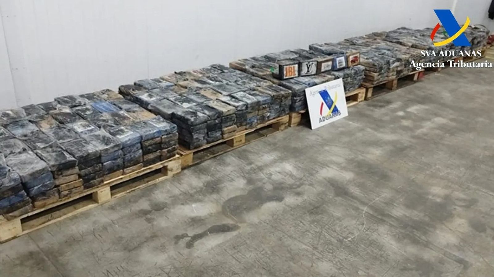 Cocaína incautada por Vigilancia Aduanera escondida en piñas, en 2024 en Algeciras.