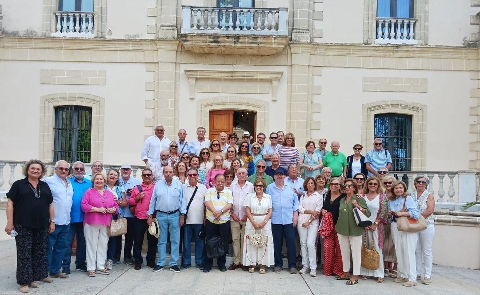 Álvaro Caravaca, Amparo Bellón, Jorge Muller, Francisco Meléndez, Manuel Maestre, Antonio Saiz, Joaquín Fernández Repeto, Manuel Marenco, Julio Vicente de la Pascua, Javier Delgado, Coral Bejerano, Enrique Muñoz de la Pascua, Lourdes Baraja, Miguel Guilloto, Sol Caballero, José Carlos Cañizares, Margarita Gaztelu, Marcos Arces, Begoña Aguirregomezcorta, Fernando Rodríguez Murillo, Ramón Pérez, Joaquín Mateos, Rafael González, Pilar Arias, José María García, José María Jurado, Miguel López, Pilar González Bustamante, Pilar Diosdado, Marili Gómez, Agustín Robles, Manuel Castro, Antonio Gómez, Marcos Nogueroles, Andrés Mariscal, Asunción Sepúlveda, María Ángeles Contreras, Manuel Castro, Rafael Moreno y José Luis Tejada,  entre otros.