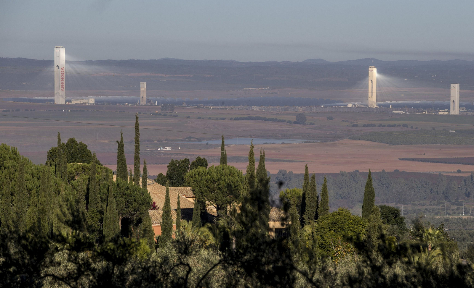 Plantas termosolares de Abengoa en Sanlúcar la Mayor, en Sevilla.