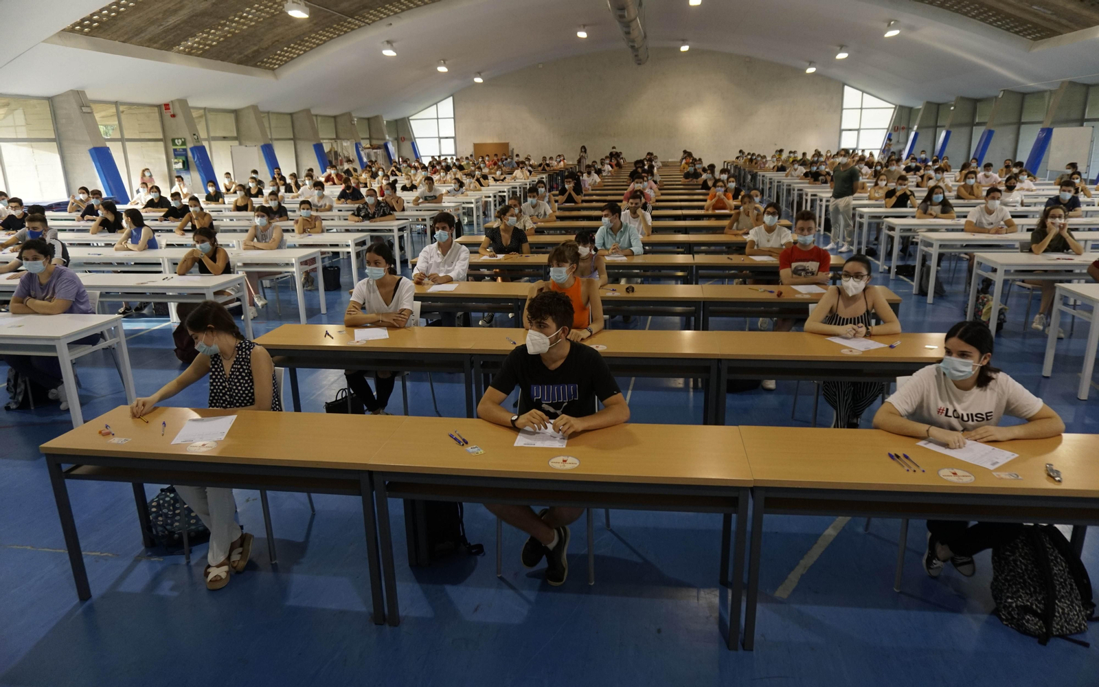 Examen de Selectividad celebrado en la biblioteca de la UPO.