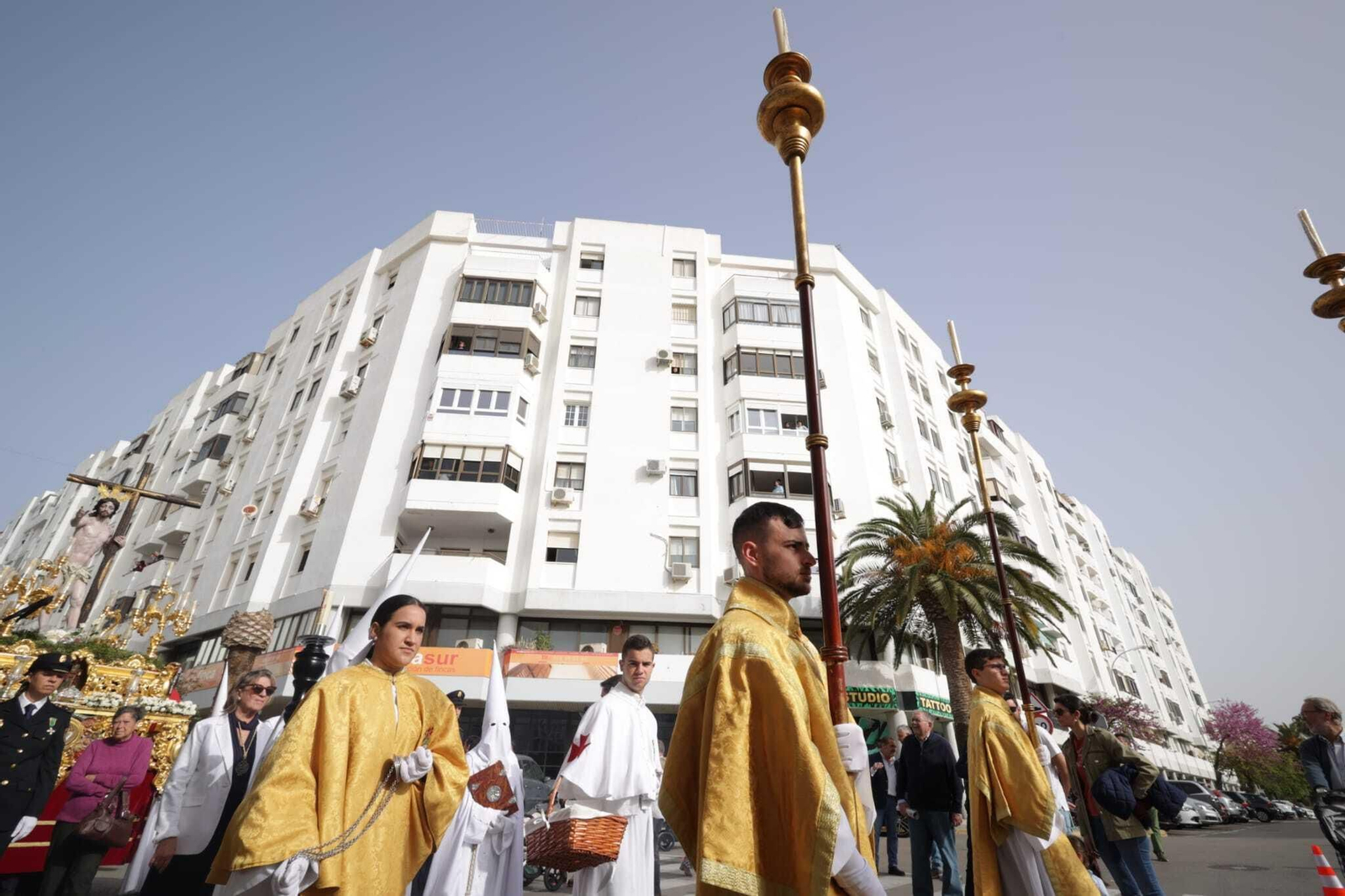 Imágenes de la procesión del Resucitado de la Semana Santa de San Fernando 2023