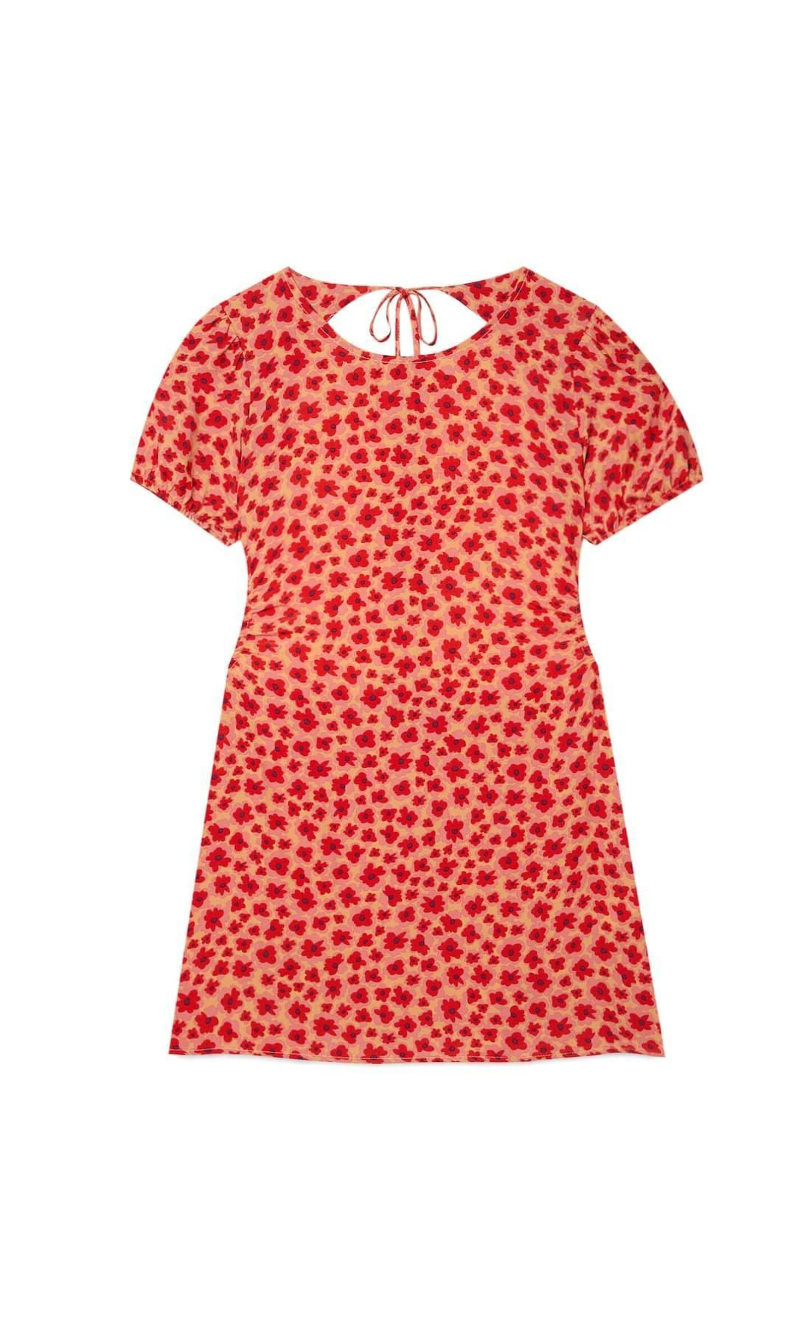 El vestido de Stradivarius con escote en la espalda.