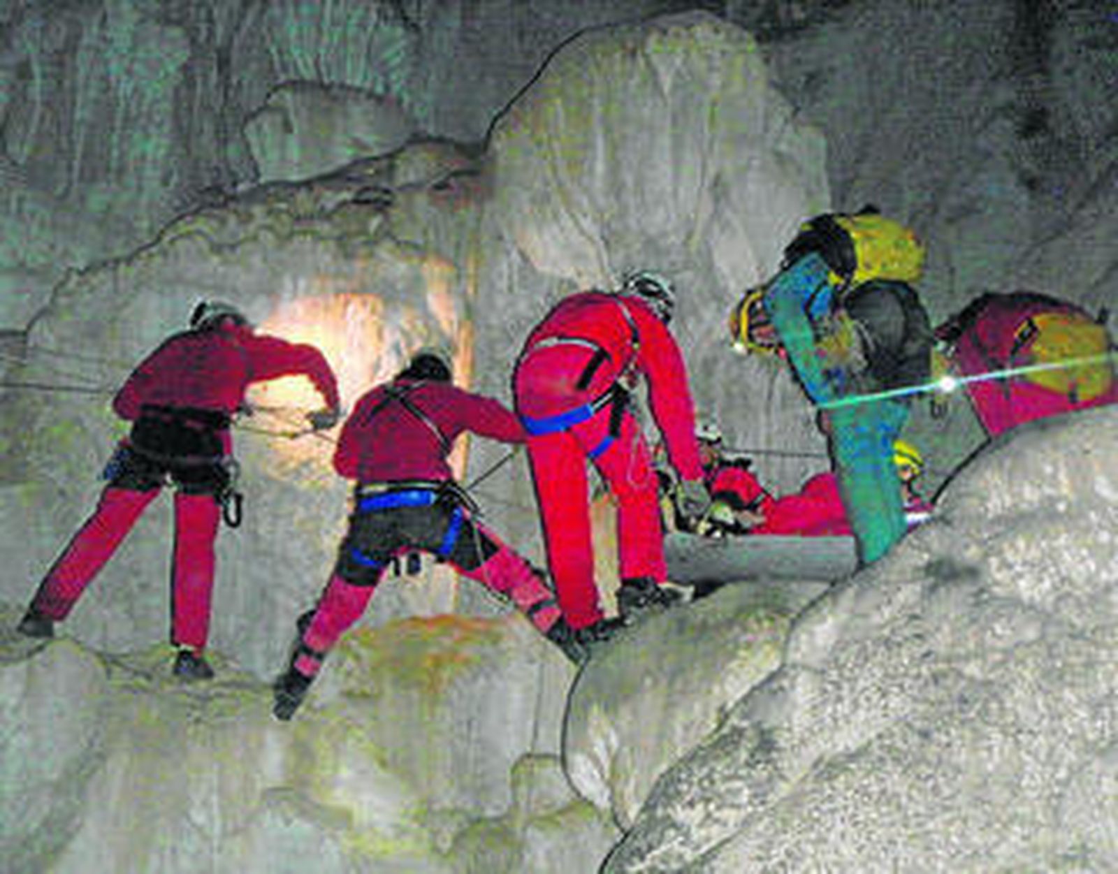 Bomberos actuando en el simulacro regional del pasado sábado.