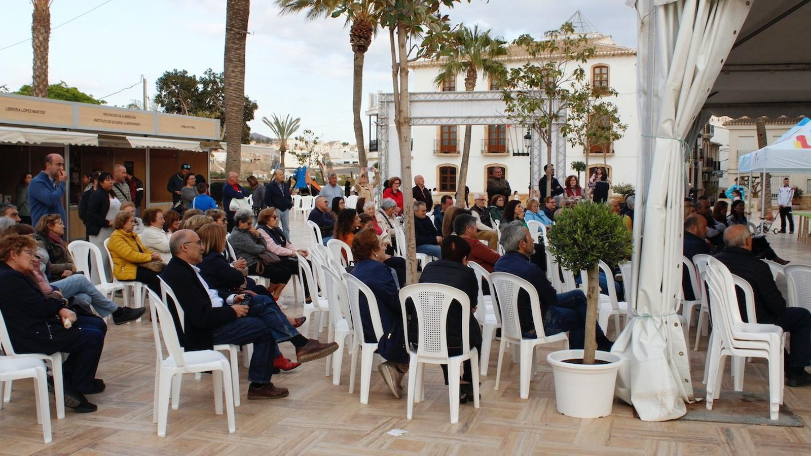 Los vecinos asistieron a la presentación del spot que dio a conocer la nueva imagen.