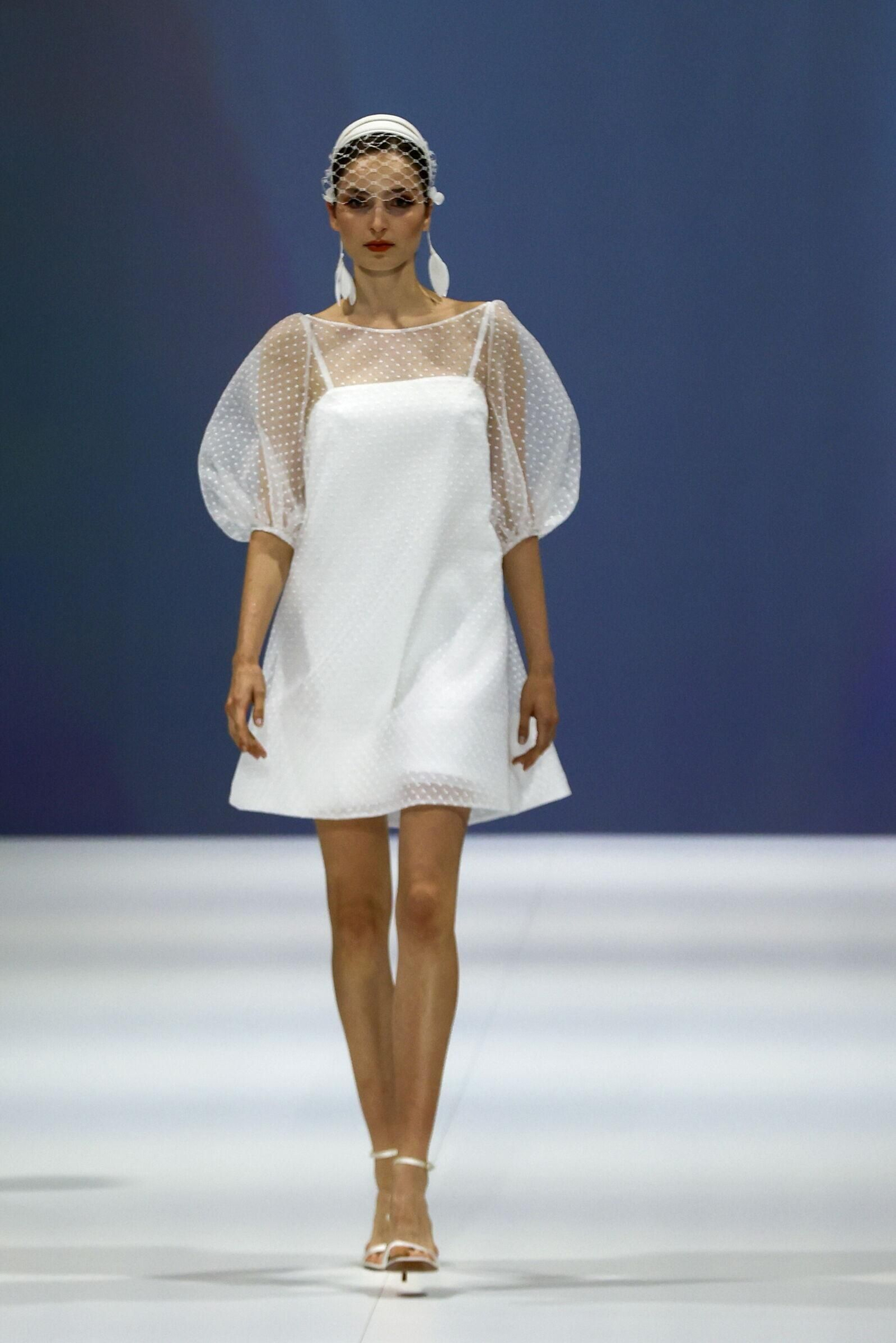 Pase de modelos de la firma Jesús Peiró en la Bridal Fashion Week de Barcelona