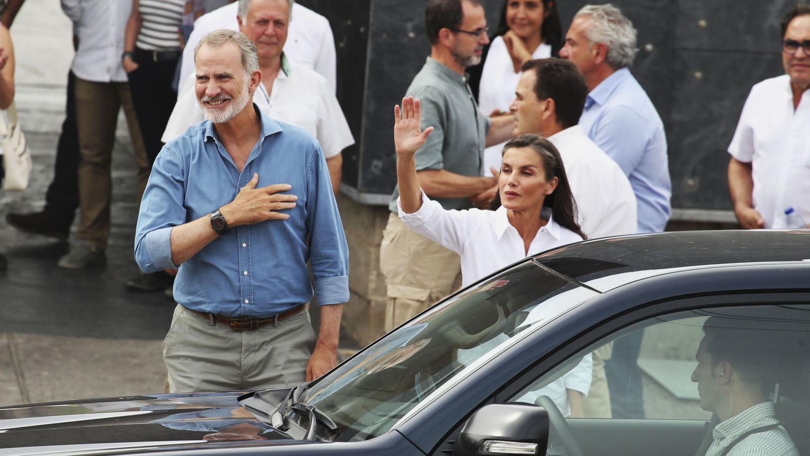 El rey llama a la colaboración para superar los incendios: "Hay mucho que hacer".