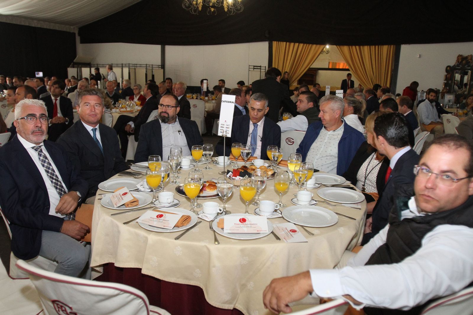 Imágenes del Desayuno Informativo del Grupo Joly con Javier Targhetta