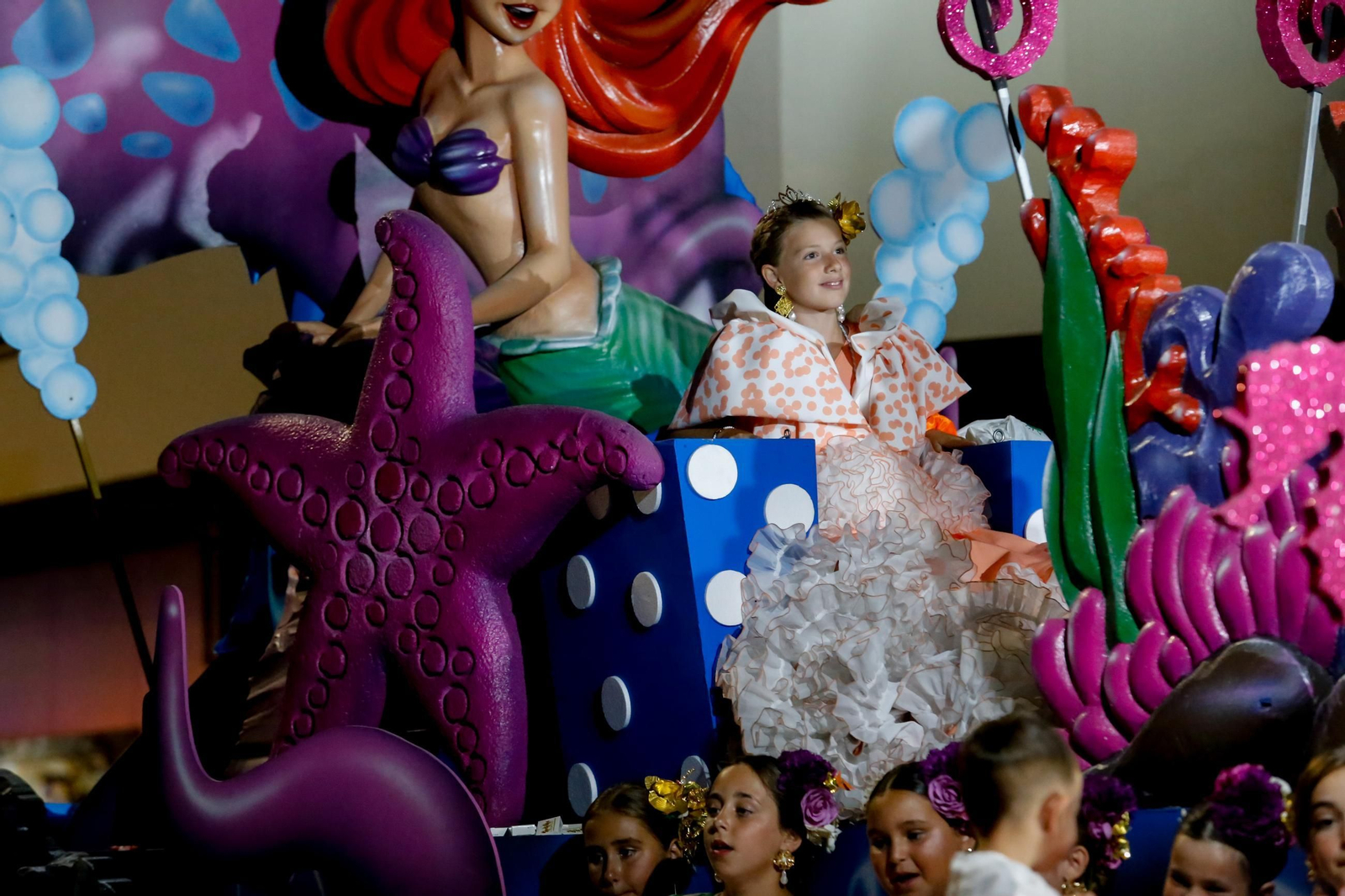 Búscate en las fotos de la cabalgata de la Feria de La Línea