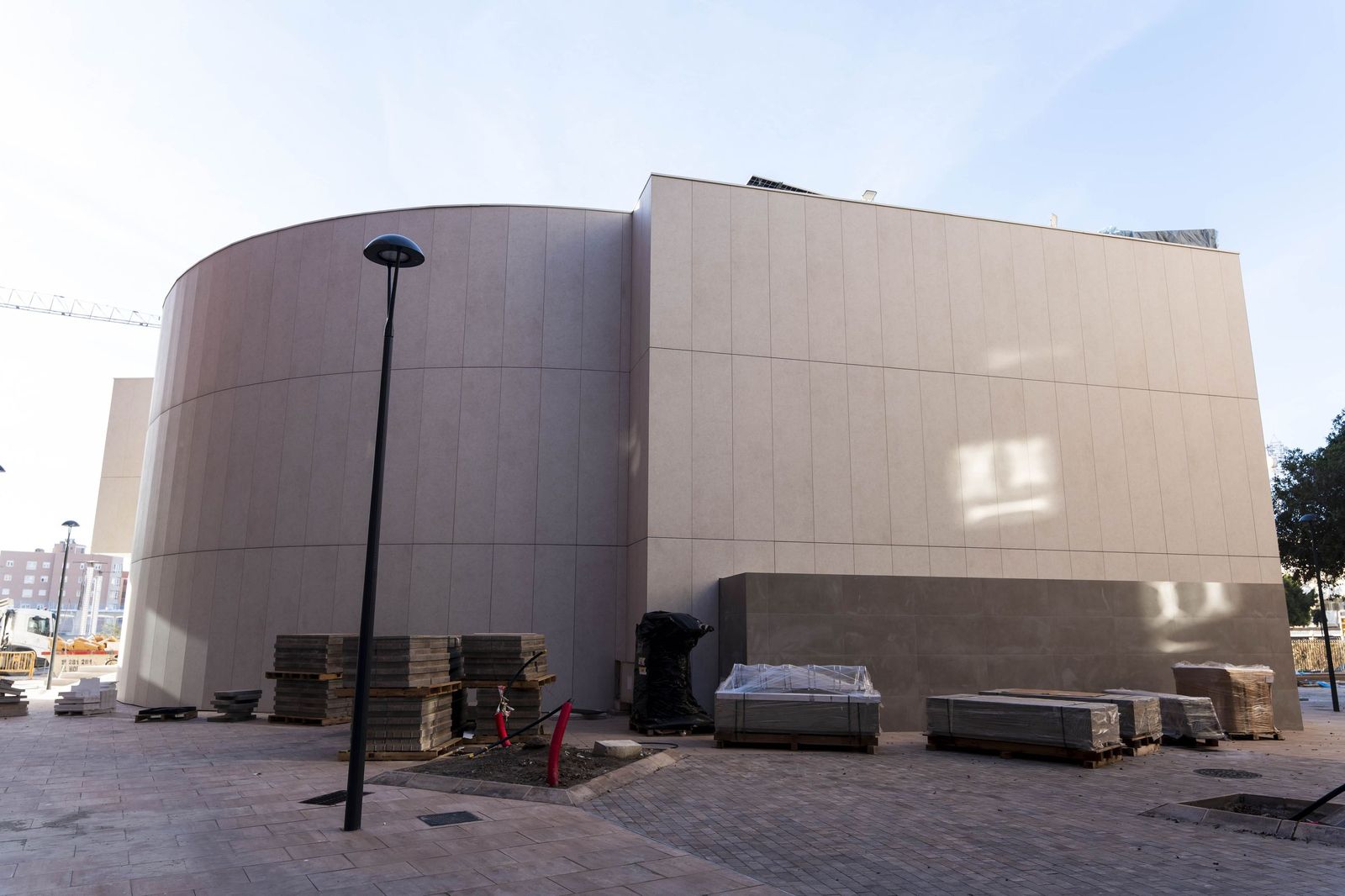 Fotogalería de las obras del Preventorio: el jardín vertical, protagonista de la rehabilitación