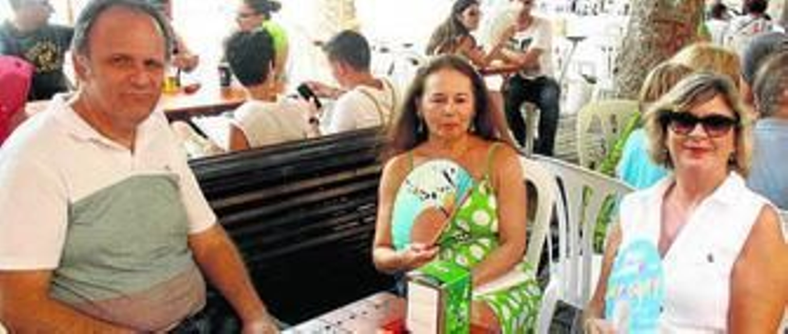 Marcelo, de Brasil, junto a sus amigas almerienses María Ángeles y Concepción.