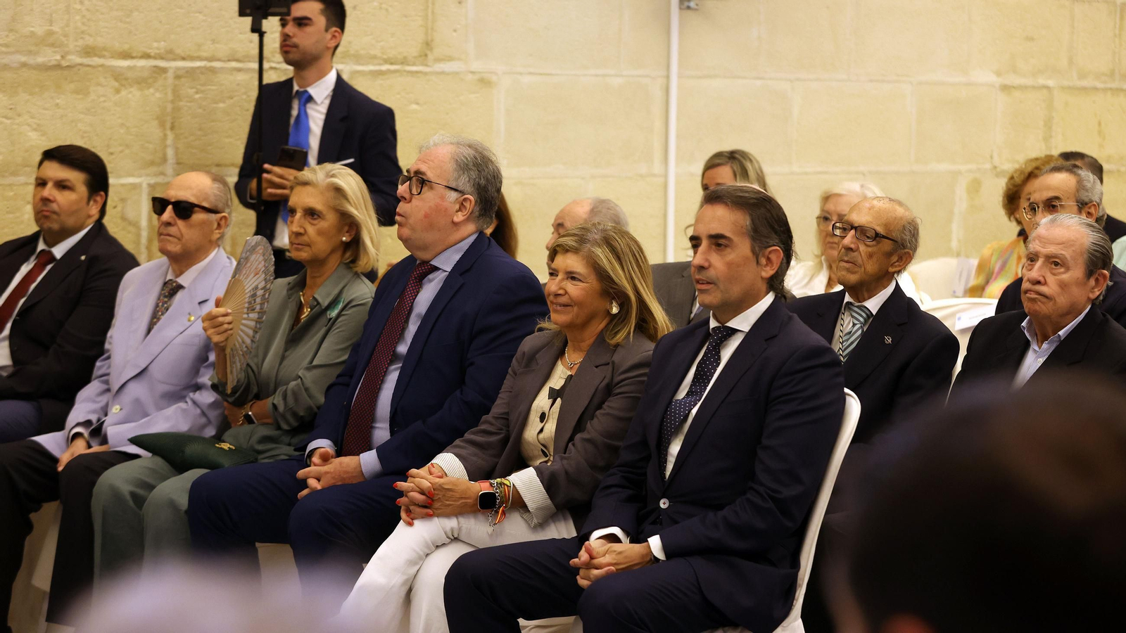 Imágenes de la entrega de la Medalla de Oro de la Ciudad de Jerez a la Hermandad de la Coronación