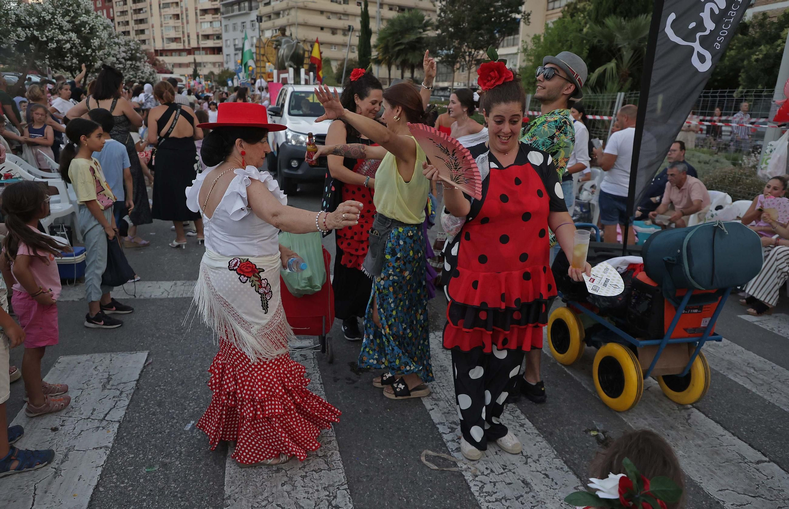 Búscate en las fotos de la cabalgata de la Feria Real de Algeciras 2025