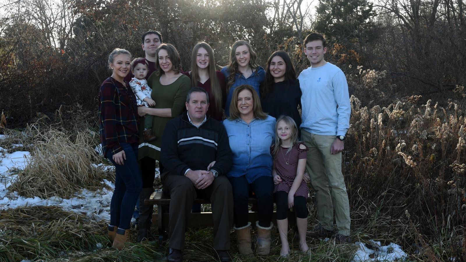 La familia Shawn al completo en una estampa peculiar estadounidense.