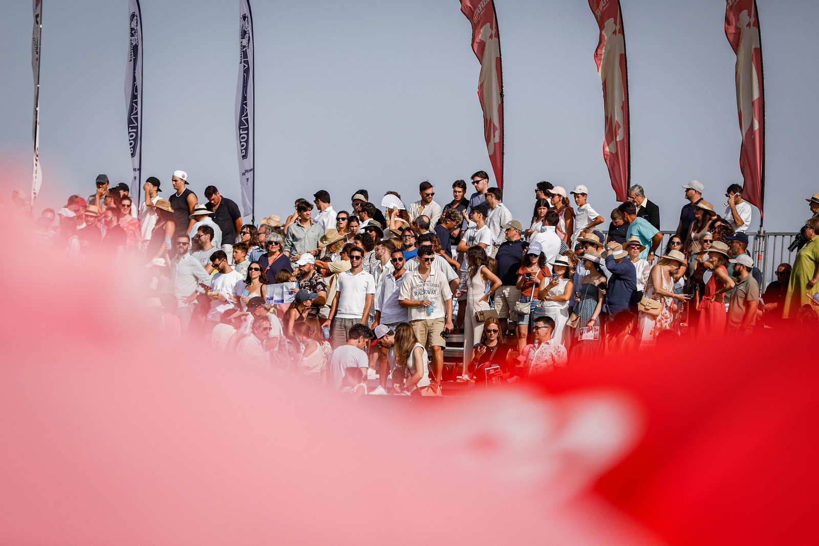 Imágenes de la segunda jornada del ciclo inicial de las Carreras de Caballos de Sanlúcar 2025