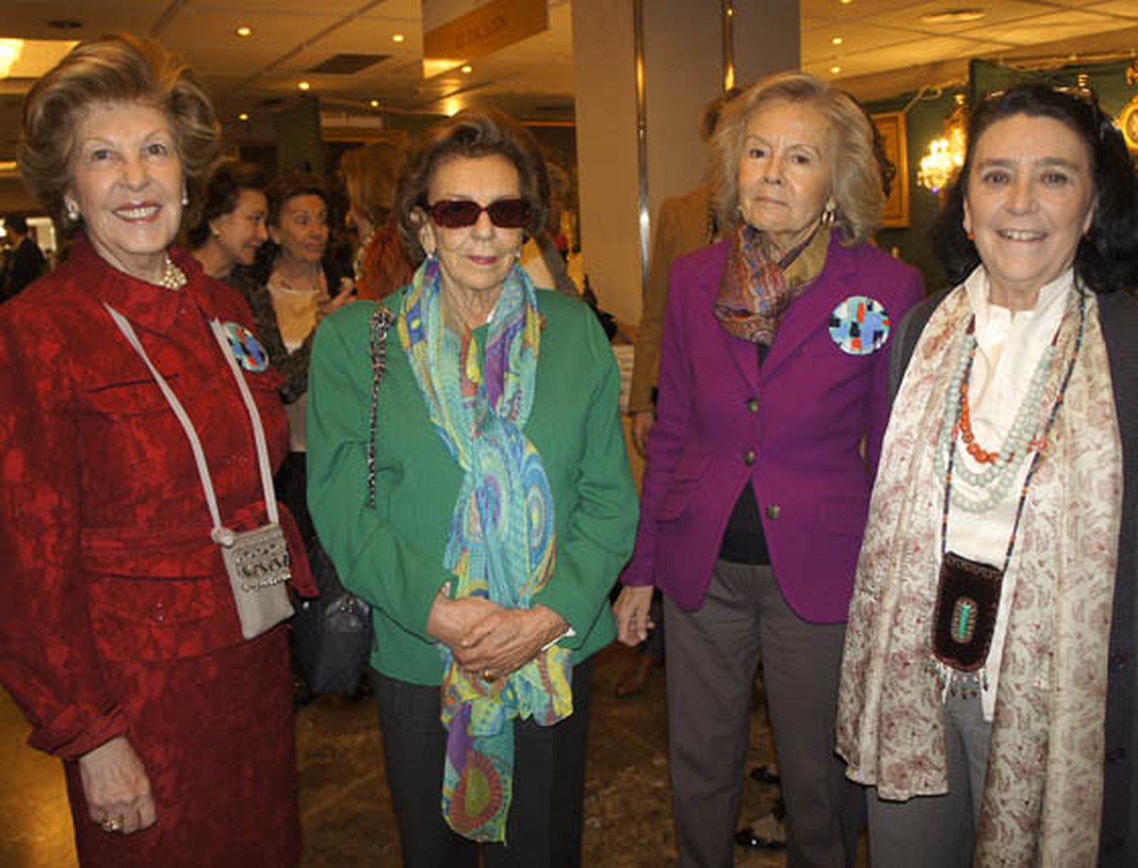Regla Piñar, la condesa de Povoa, María de Bonilla y María Pepa de la Serna, de Nuevo Futuro.


Foto: Victoria Ramírez