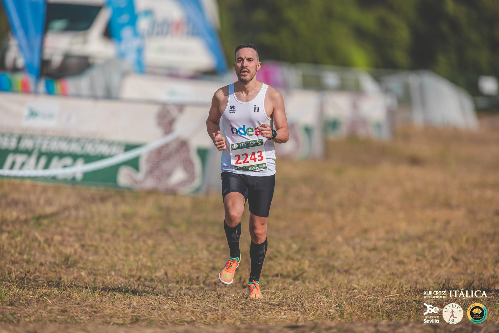 Búscate en las fotos del Cross de Itálica 2025 | 3