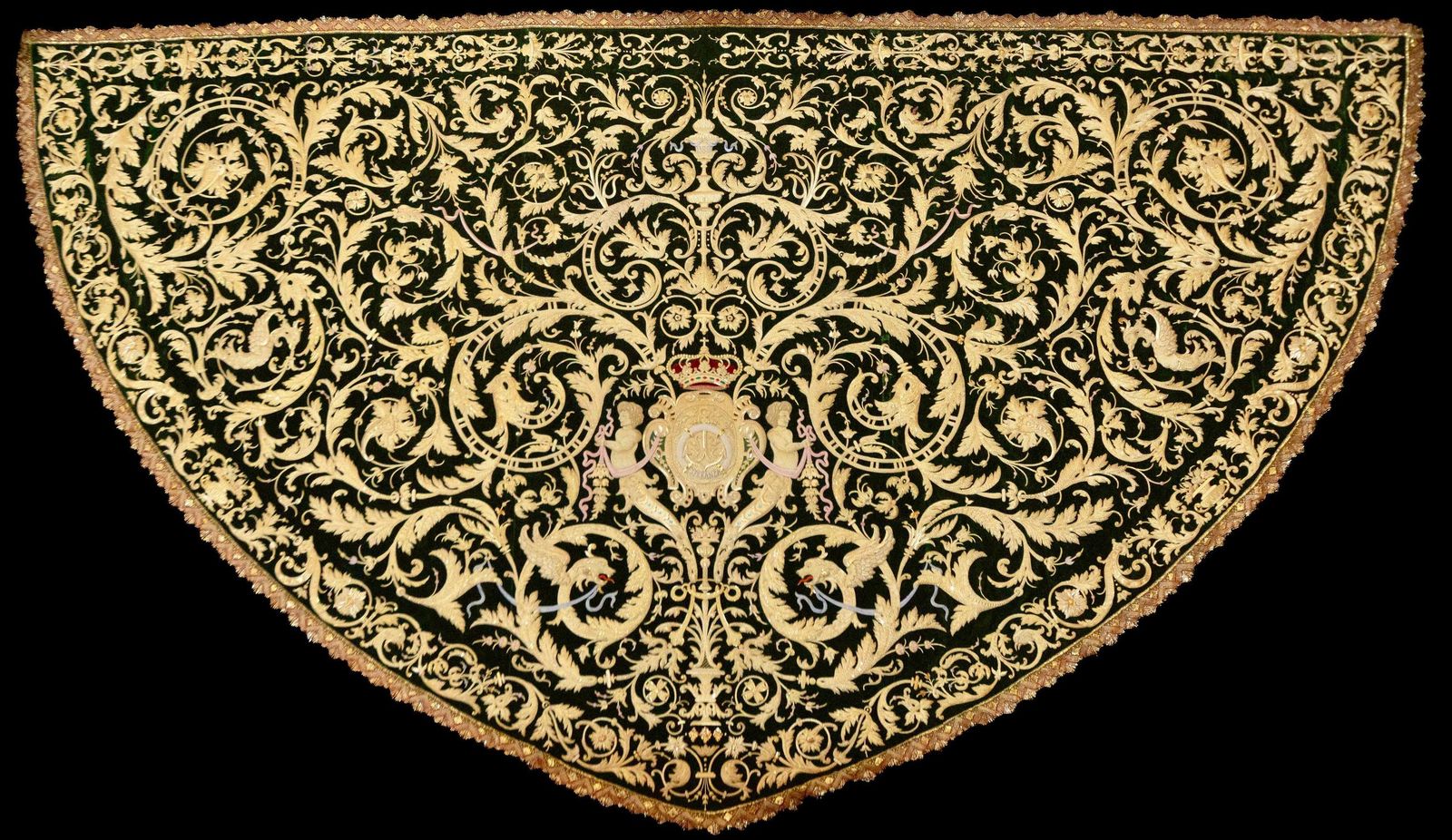 El nuevo manto de la Esperanza de Triana