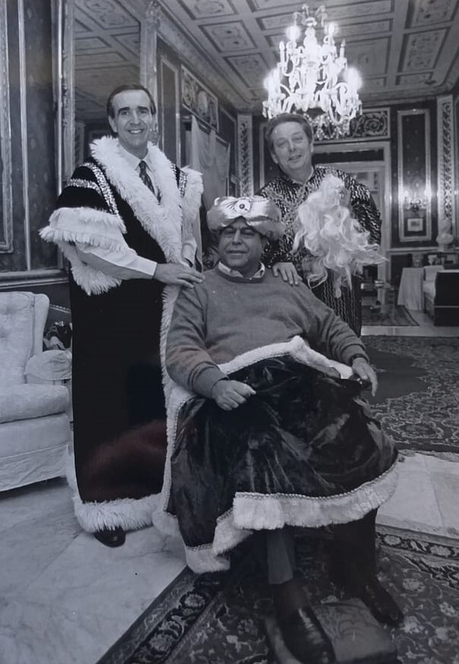 Los fundadores de la Asociación de Reyes Magos en la casa palacio de Lallemand-Cigüela.