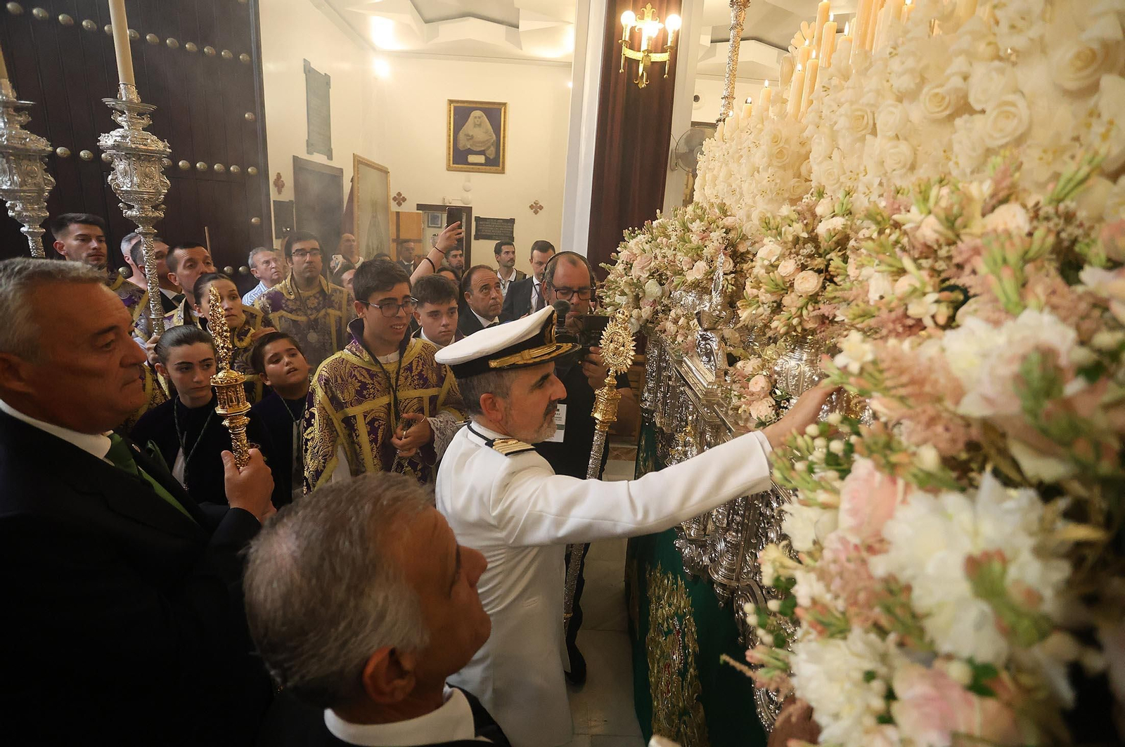 Imágenes de la procesión extraordinaria de la Virgen de la Esperanza por las calles de Huelva