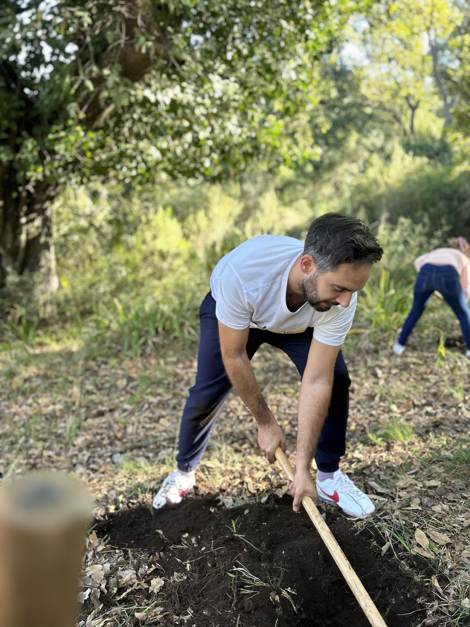 Jornada de reforestación en El Palancar por trabajadores de Acerinox, en imágenes