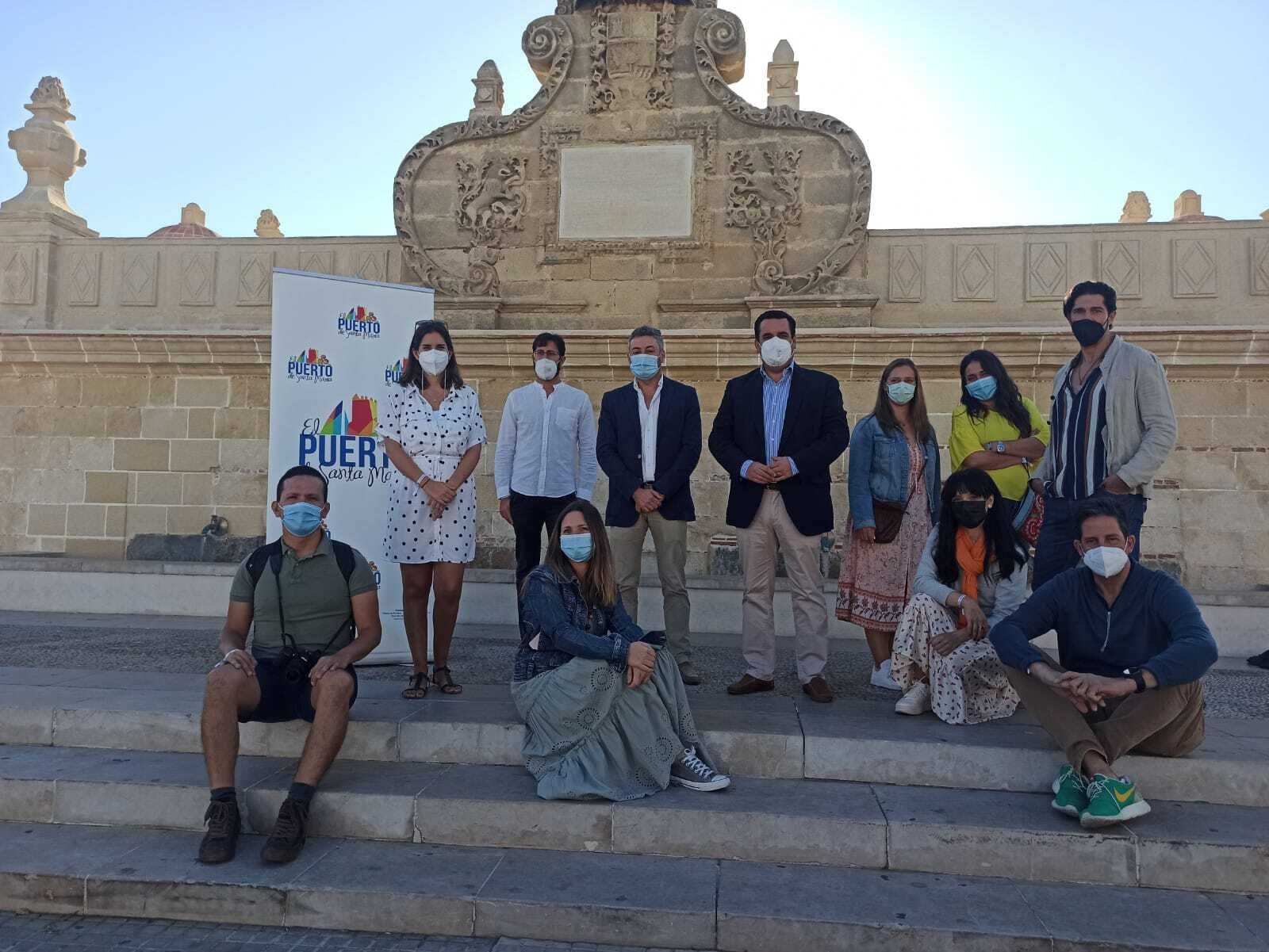 La plaza de las Galeras ha sido el lugar escogido para dar la bienvenida a los blogueros.