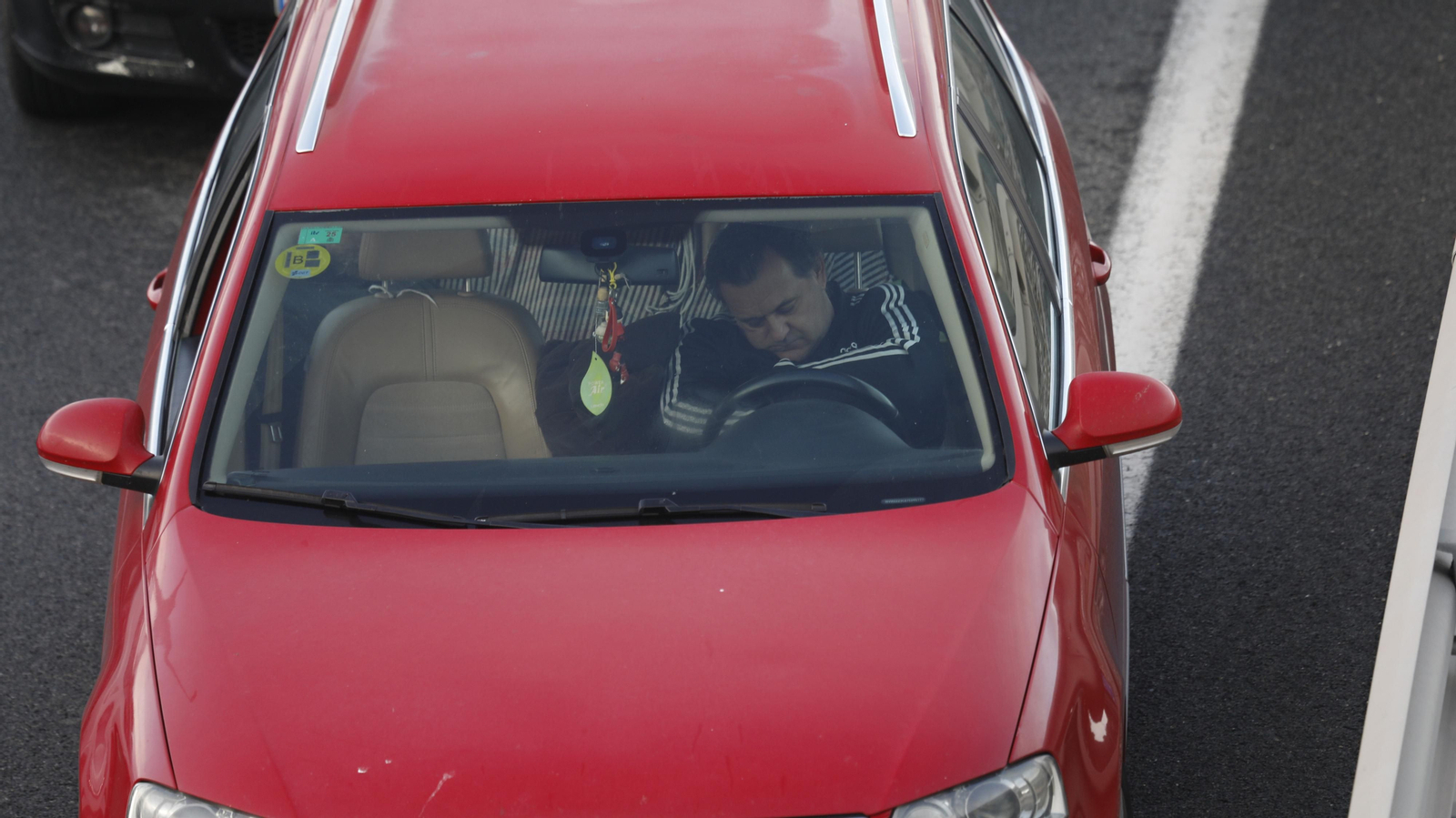 Imágenes del corte de la A-7 por los trabajadores de Acerinox en huelga, este viernes