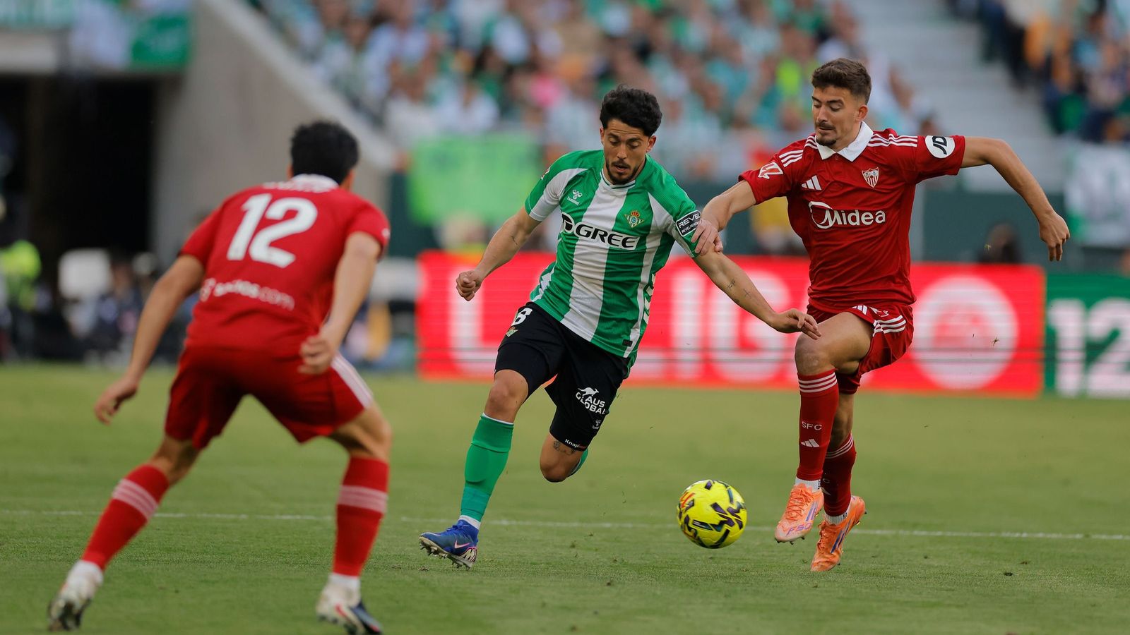 Fornlas trata de marcharse de Kike Salas.