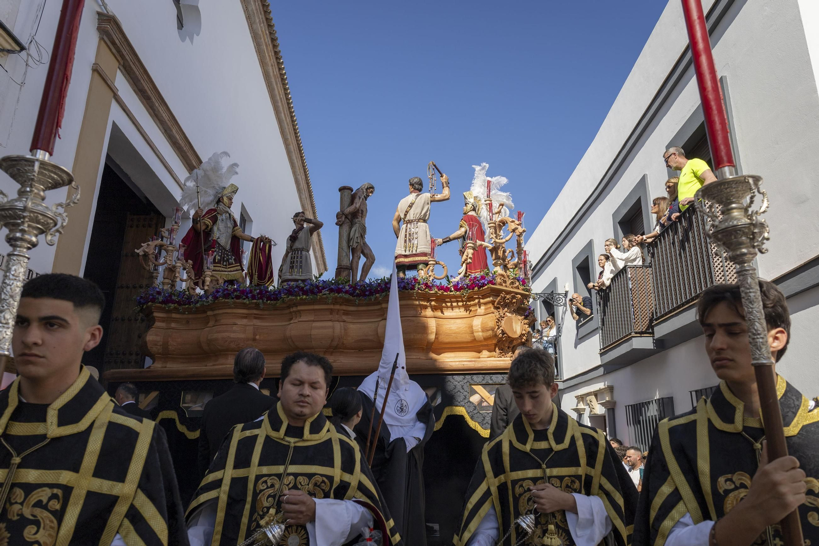 Imágenes de la salida de Flagelación en la Semana Santa de El Puerto 2025