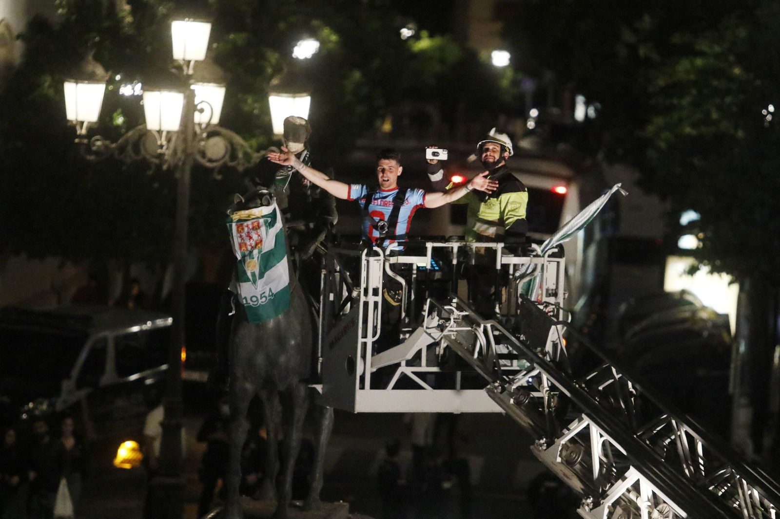 La celebración del ascenso del Córdoba CF en Las Tendillas, en imágenes