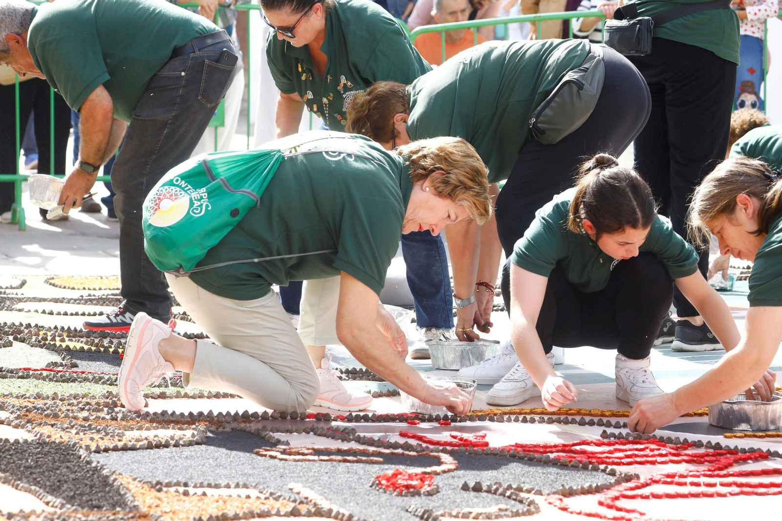 Las imágenes de la espectacular alfombra floral inspirada en Romero de Torres