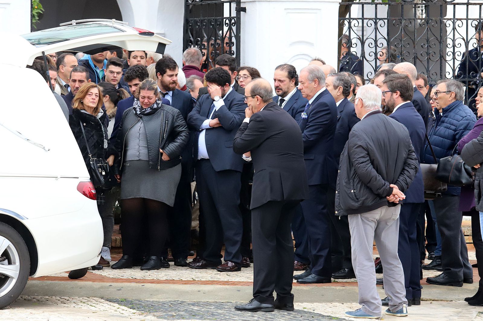 Imágenes del funeral de Bienvenido González, hermano mayor de la Cinta