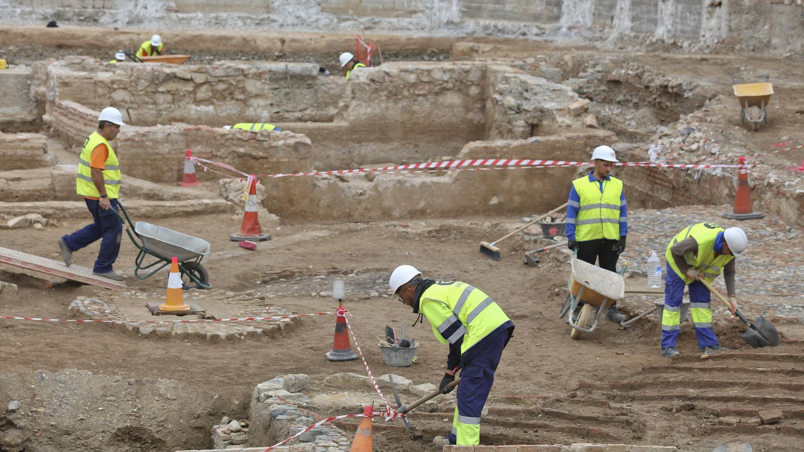 Imagen de archivo de los trabajos arqueológicos en la parcela de los antiguos cines Astoria y Victoria.