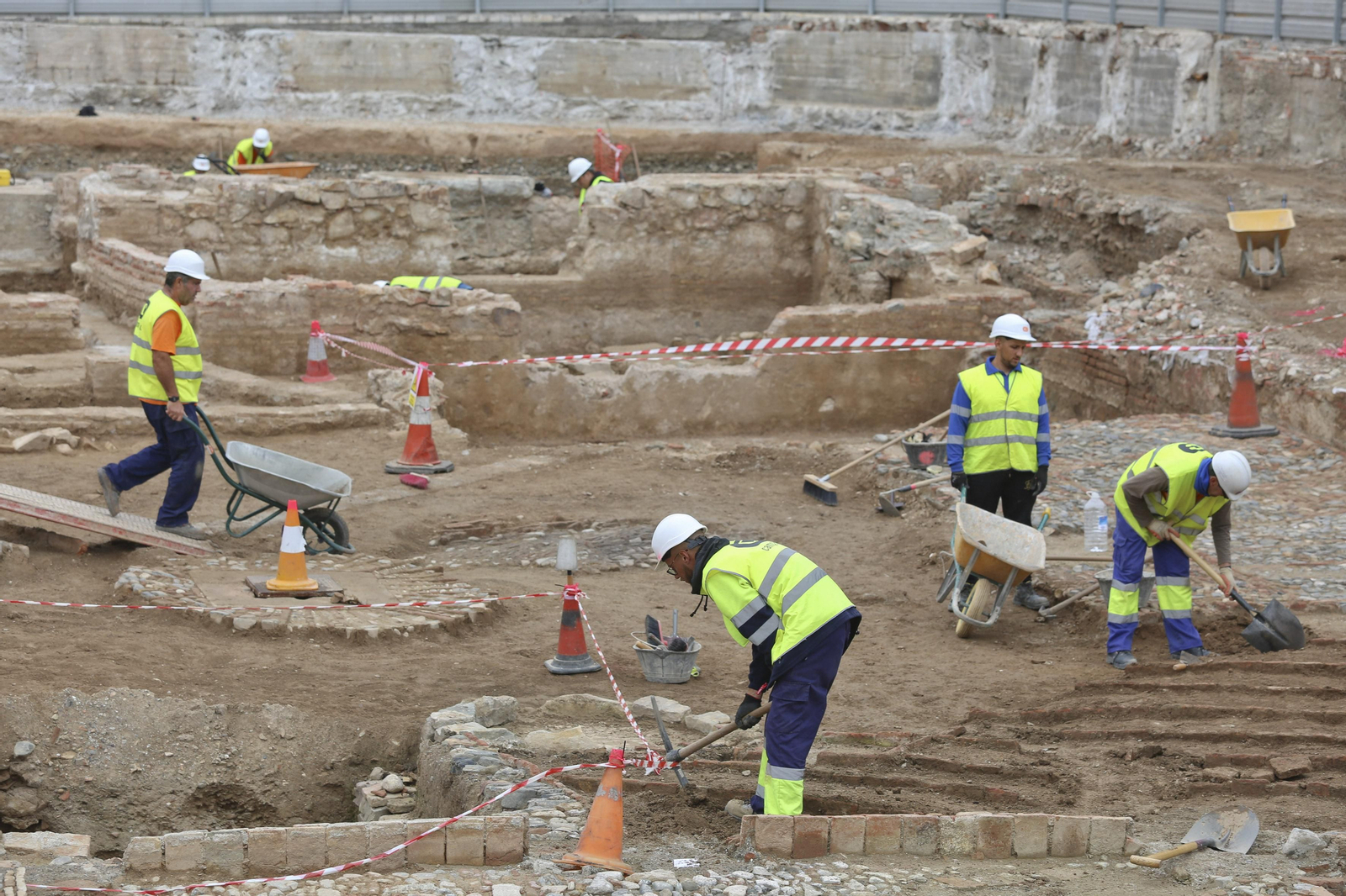 Imagen de archivo de los trabajos arqueológicos en la parcela de los antiguos cines Astoria y Victoria.