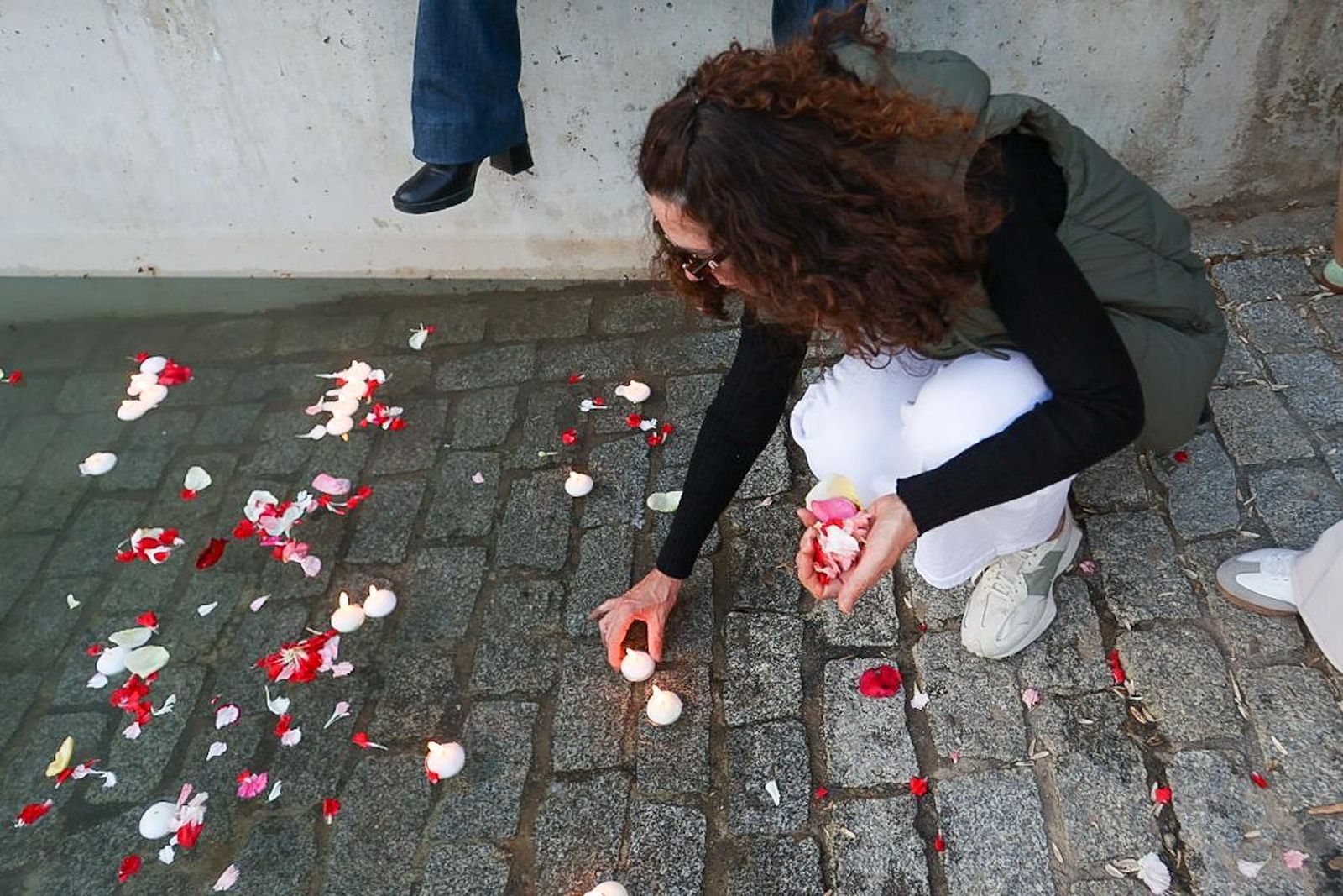 Todas las imágenes de la Ceremonia del Río para conmemorar el Día del Pueblo Gitano en Granada