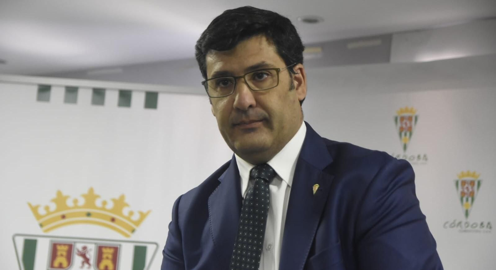 Jesús León, en una comparecencia pública en su etapa como presidente del Córdoba CF. Jesús León, en una comparecencia pública en su etapa como presidente del Córdoba CF.