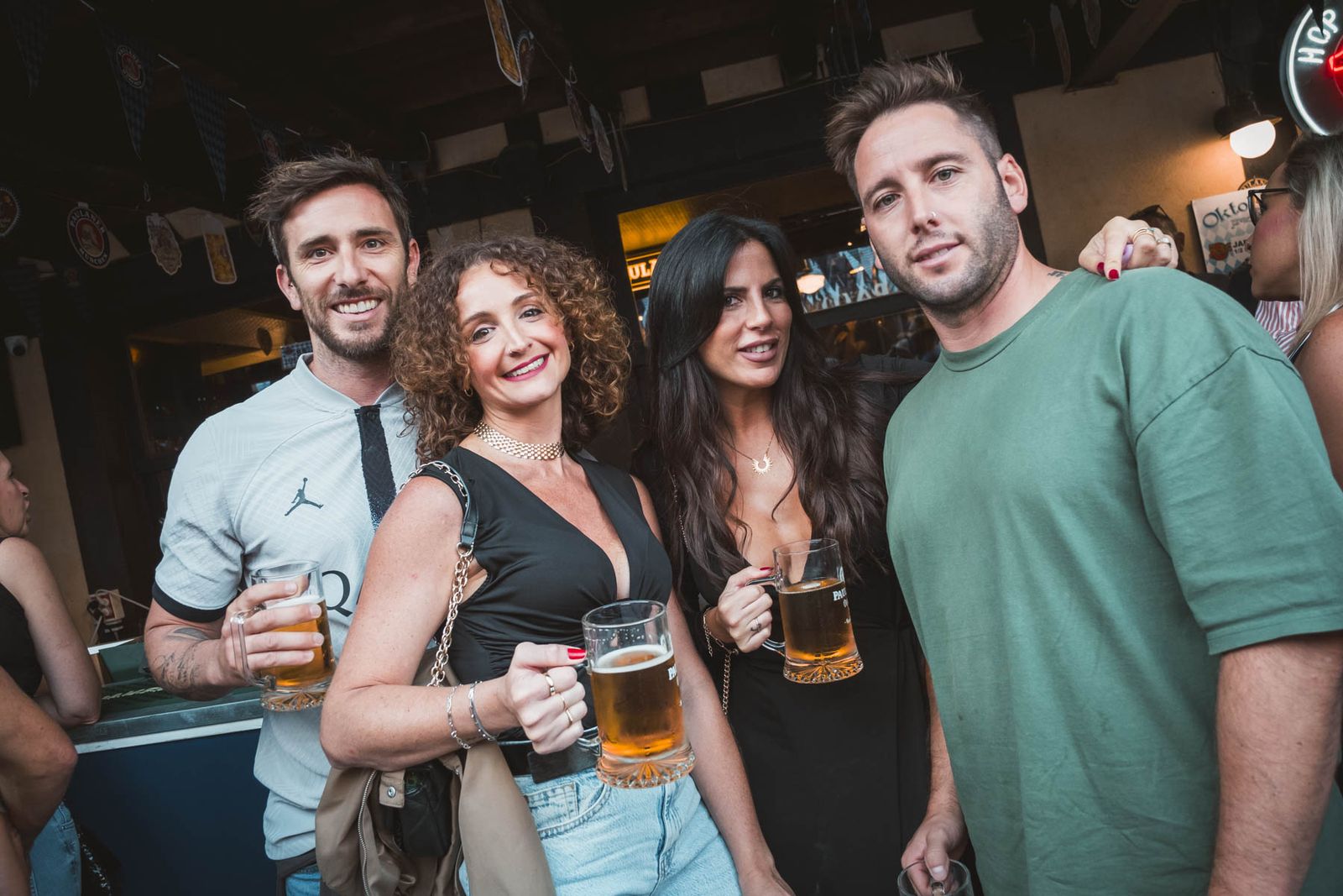 Búscate en las imágenes del viernes 27 de septiembre en el Oktoberfest de Plaza Canterbury en Jerez