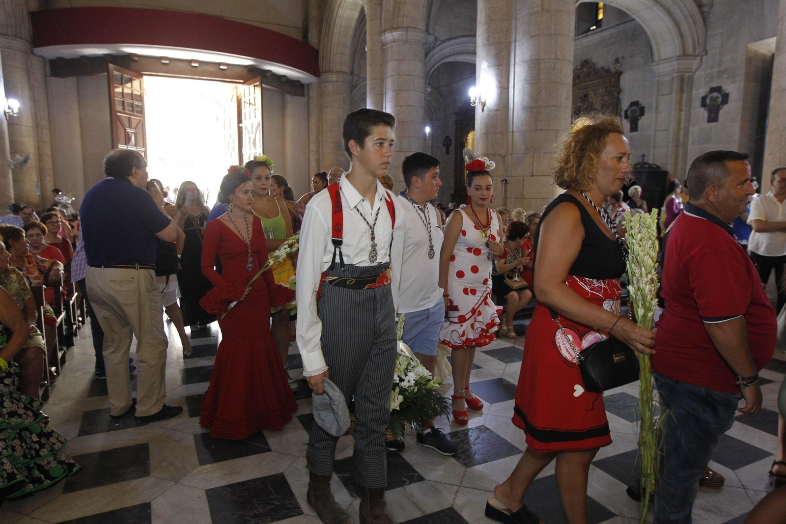 Fotogalería ofrenda floral a la Virgen del Mar. Feria de Almería 2019