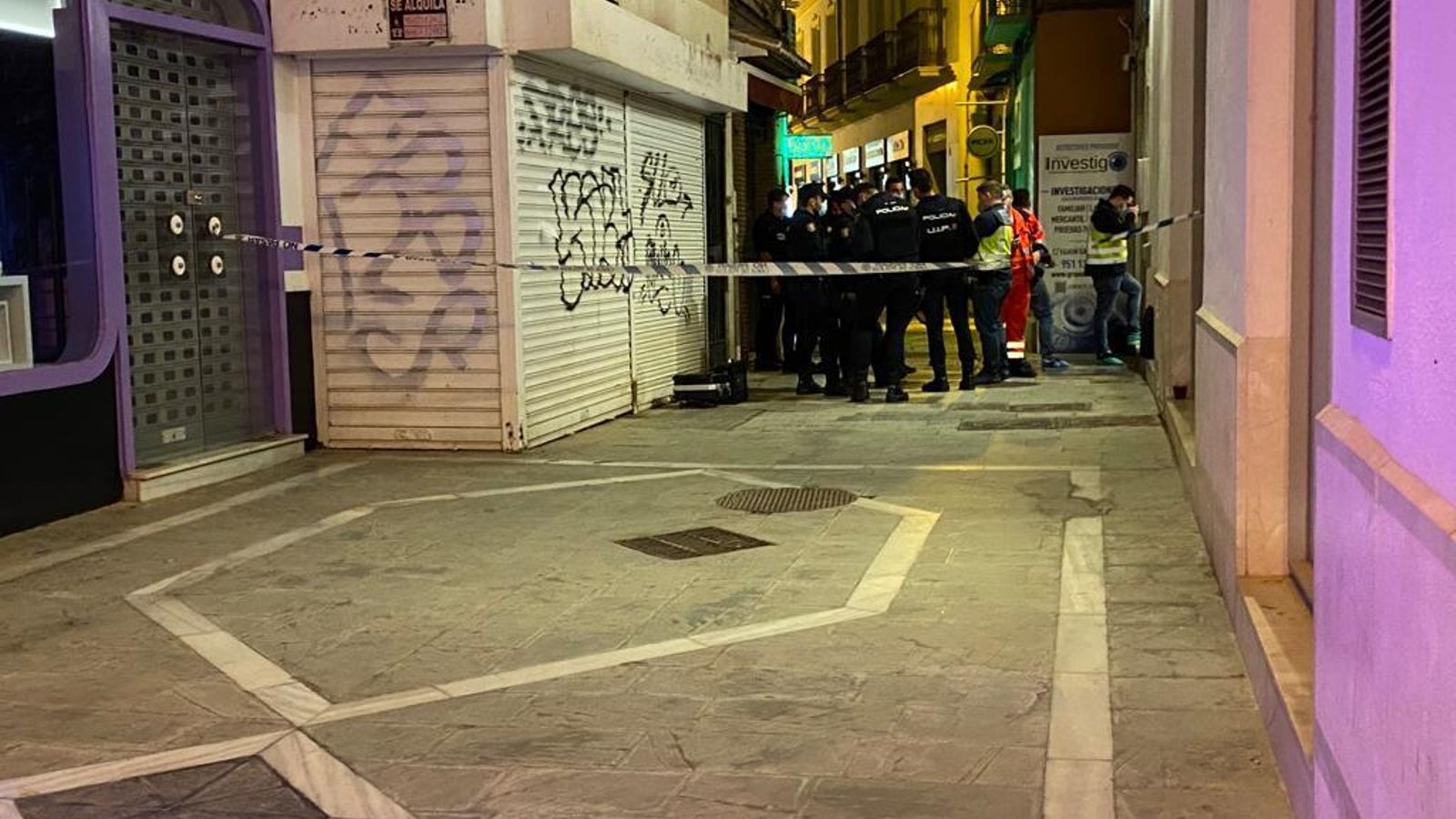 Agentes de la Policía Nacional, en la zona donde se produjo el crimen.