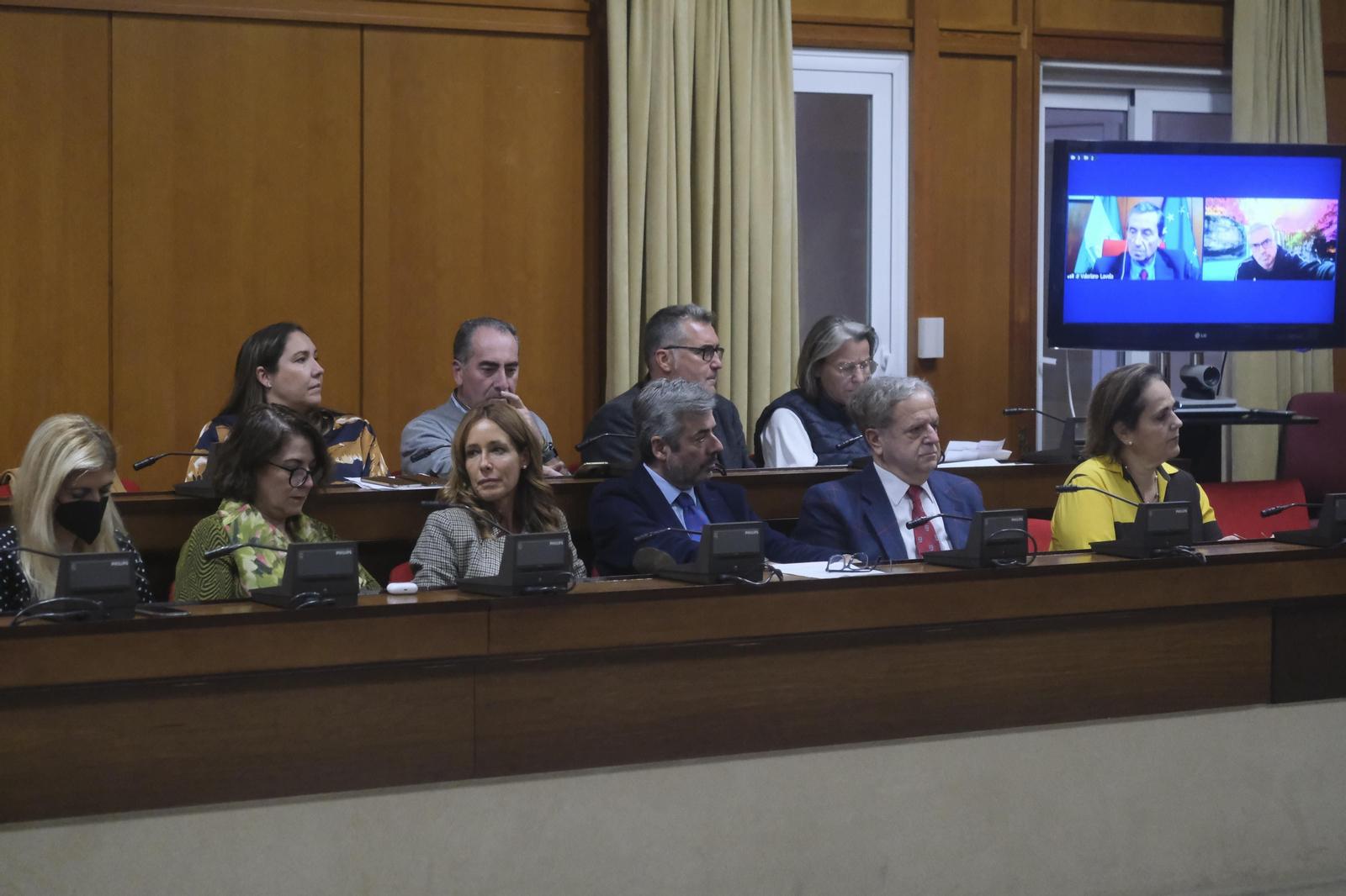 El Pleno del Ayuntamiento de Córdoba contra la violencia a las mujeres, en imágenes