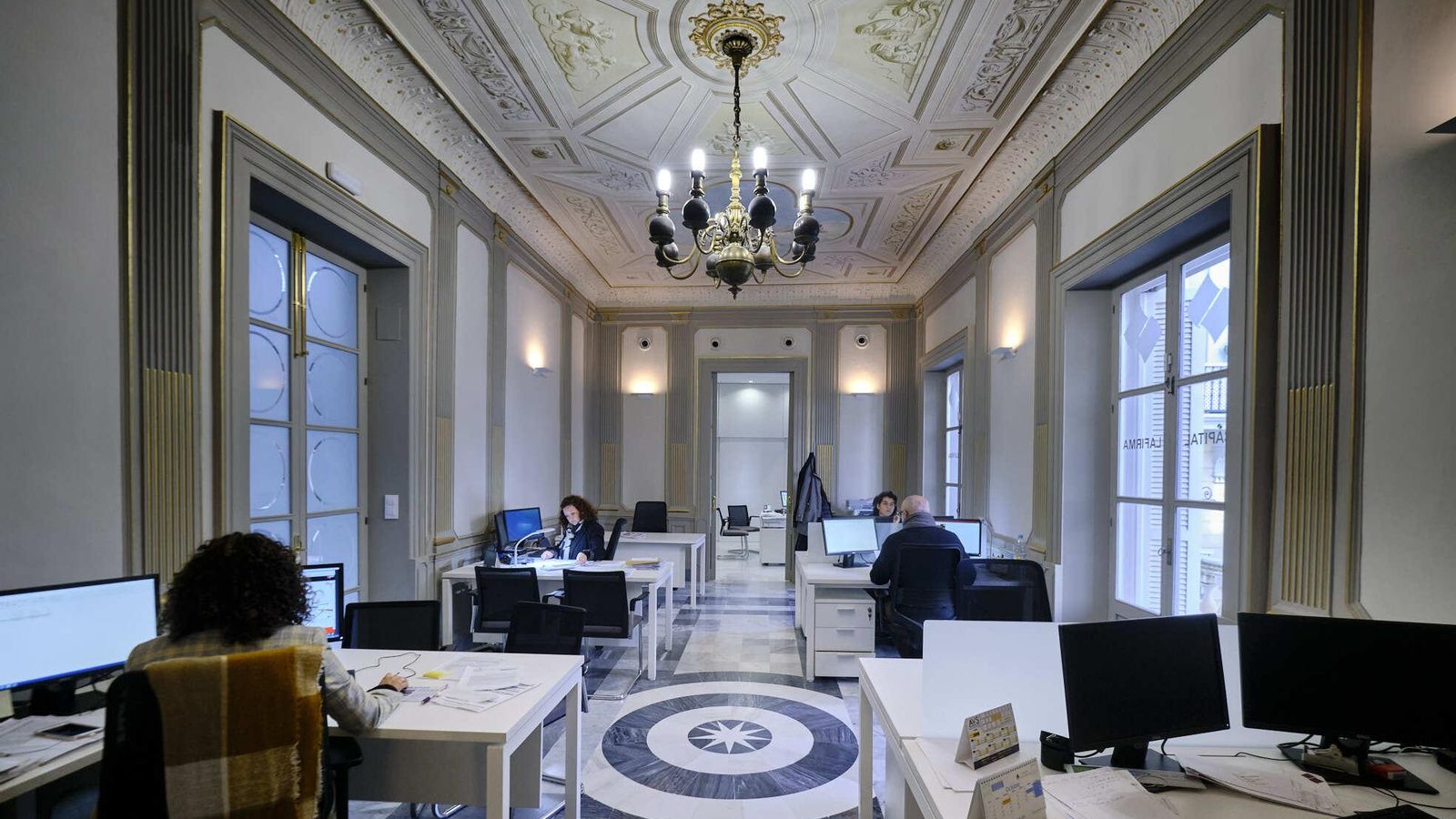 Una de las zonas de oficina propia de Capital La Firma, en la zona noble de la primera planta.