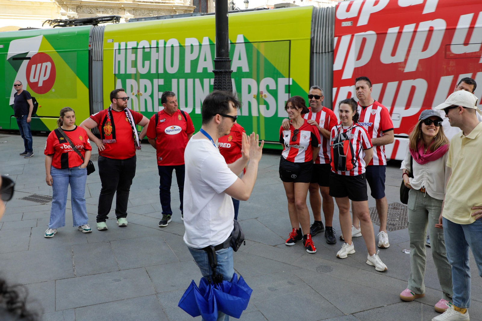 Las fotos de hinchas del Athletic y del Mallorca por Sevilla