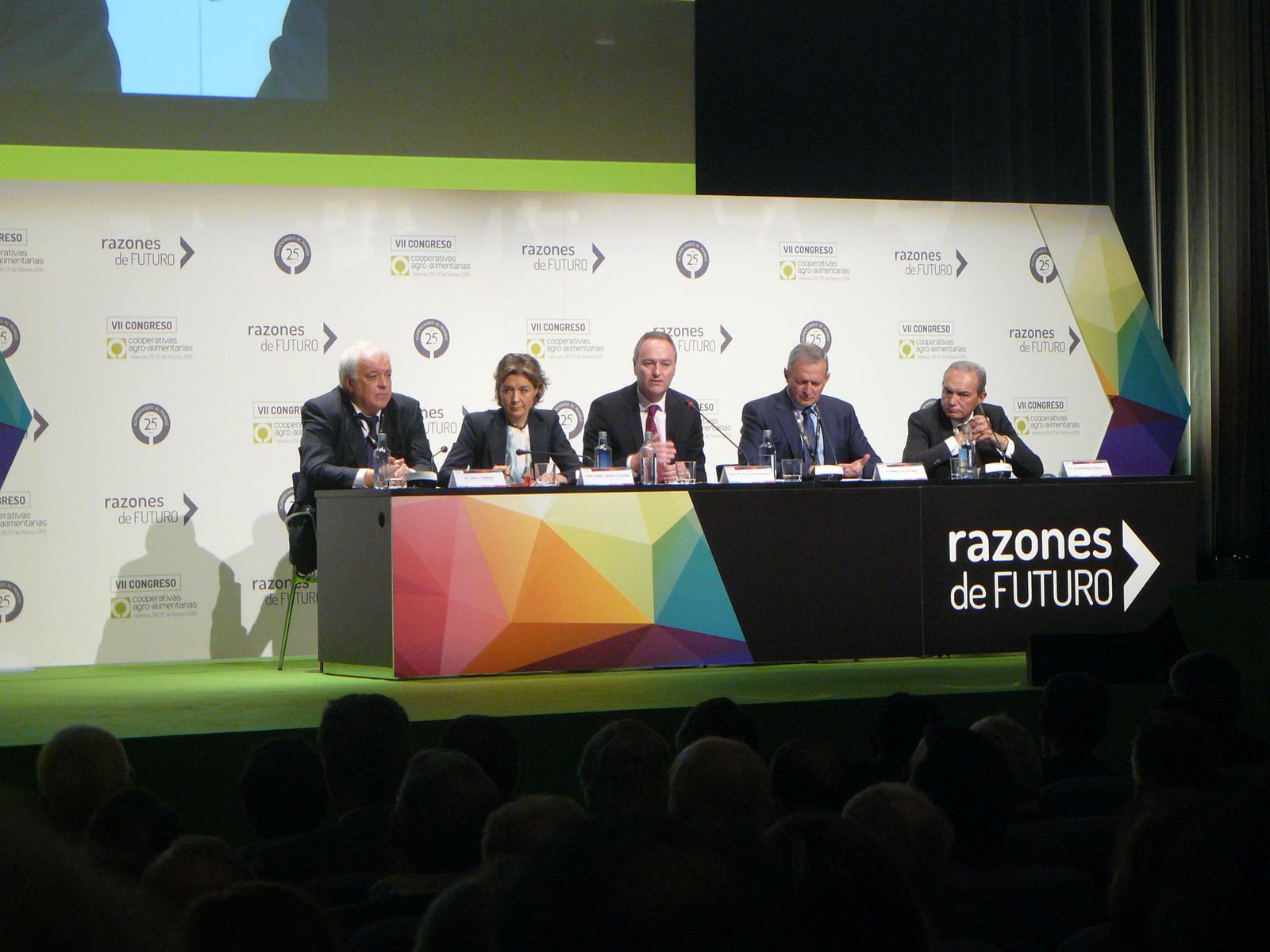 Luis Rodríguez, a la derecha, en el Congreso de Cooperativismo Agroalimentario celebrado en Valencia en 2015.