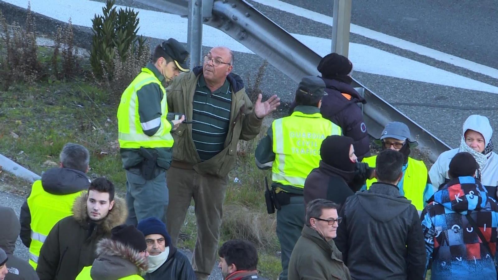 Las imágenes de la inauguración de FITUR, protagonizada por las protestas del taxi